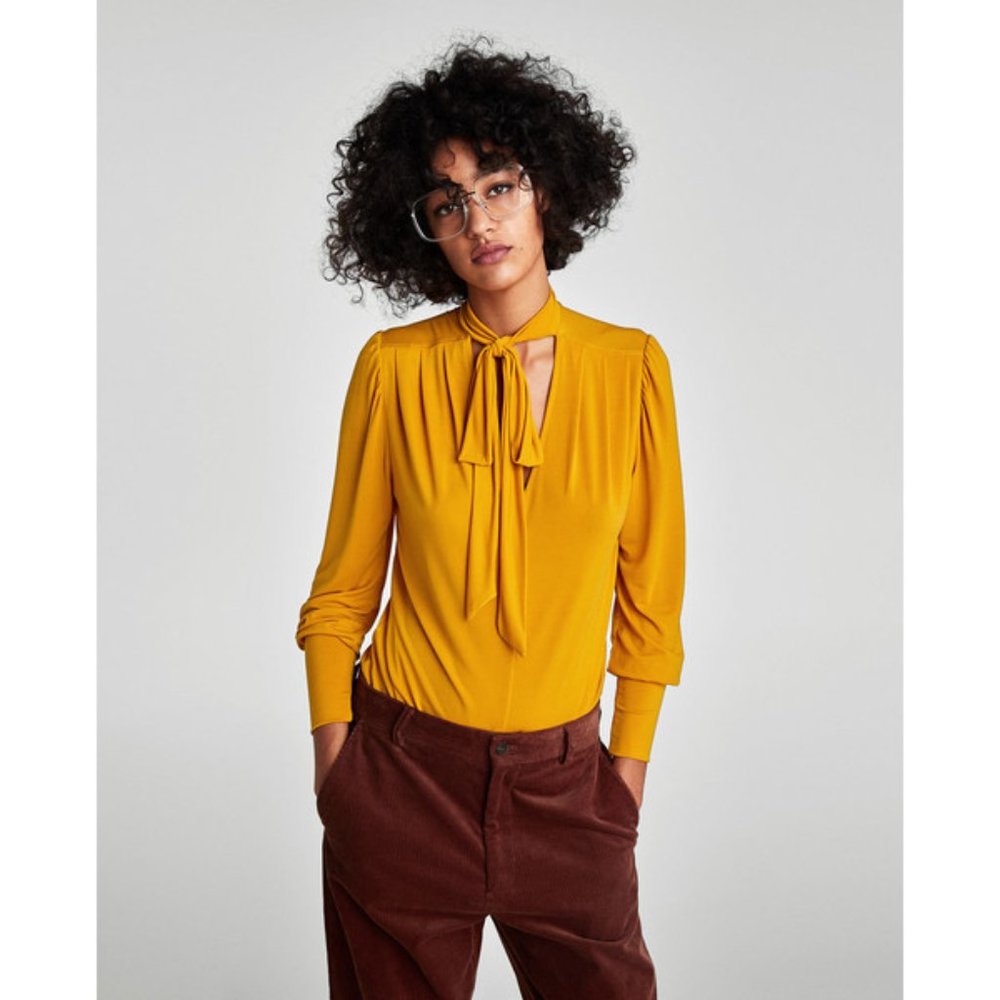 🌼ZARA MUSTARD BLOUSE WITH BOW🌼
